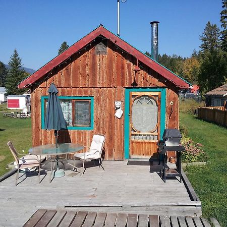Steamboat Mountain Chalets Hotel Spillimacheen Kültér fotó