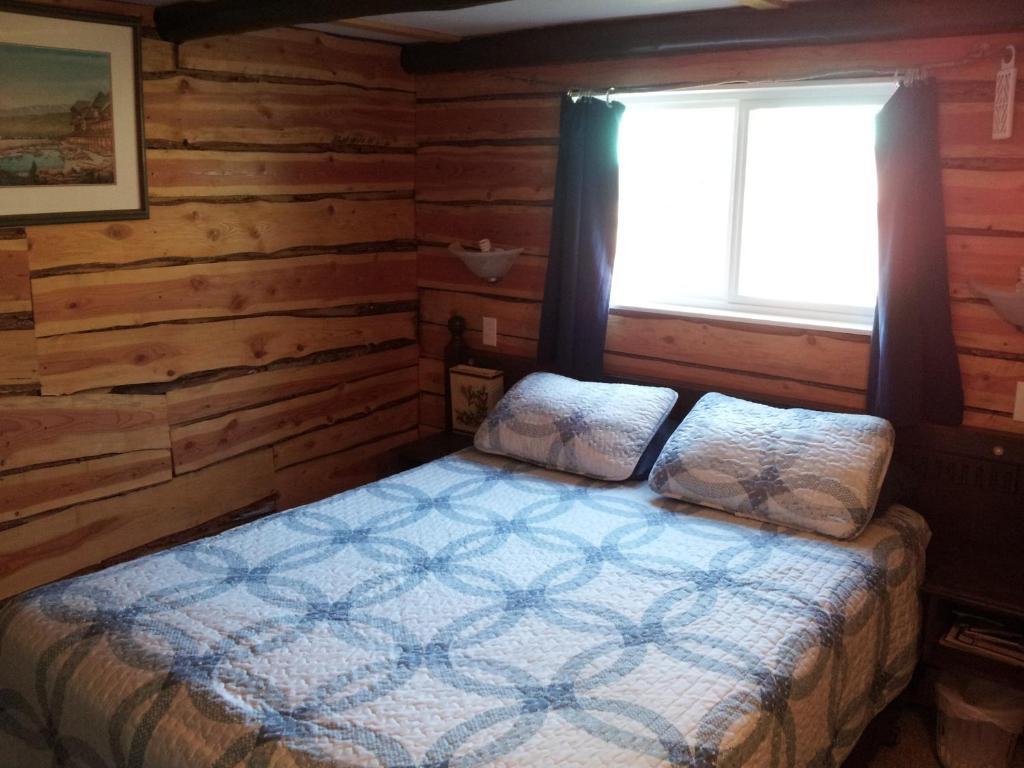 Steamboat Mountain Chalets Hotel Spillimacheen Szoba fotó