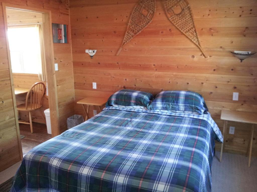 Steamboat Mountain Chalets Hotel Spillimacheen Szoba fotó