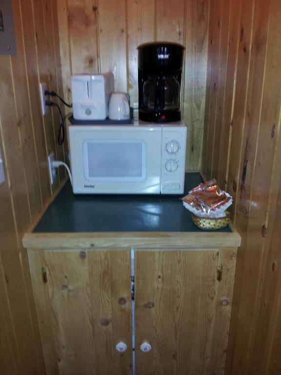 Steamboat Mountain Chalets Hotel Spillimacheen Szoba fotó