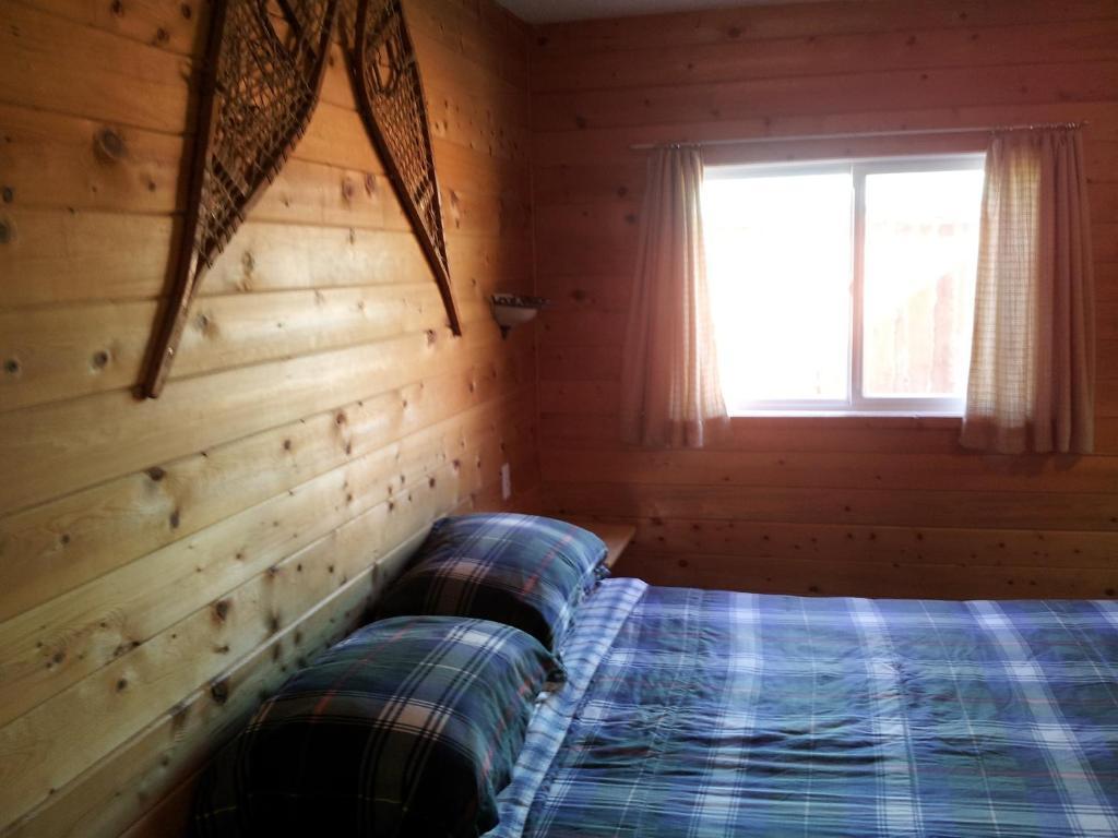 Steamboat Mountain Chalets Hotel Spillimacheen Szoba fotó
