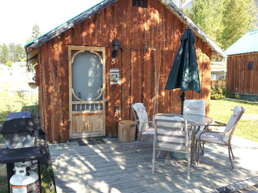 Steamboat Mountain Chalets Hotel Spillimacheen Kültér fotó