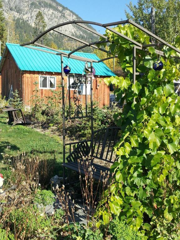 Steamboat Mountain Chalets Hotel Spillimacheen Kültér fotó