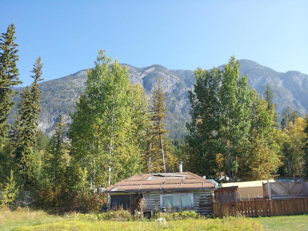 Steamboat Mountain Chalets Hotel Spillimacheen Kültér fotó