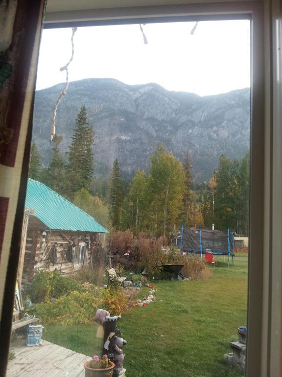 Steamboat Mountain Chalets Hotel Spillimacheen Kültér fotó